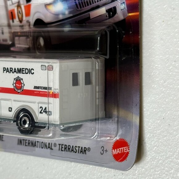 Matchbox International TerraStar Paramedic Ambulance • 24/125 • Diecast Truck - Picture 4 of 6